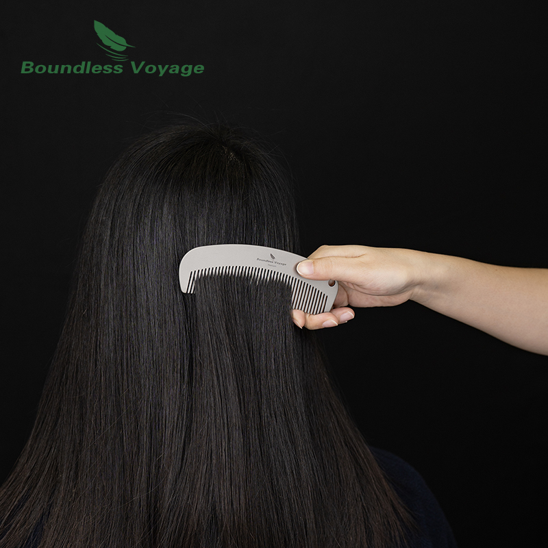 مشط شعر ولحية من التيتانيوم من - مراجعة Comb Pocket Titanium وسعره