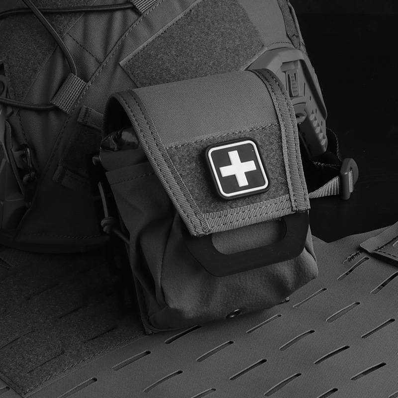 منظم الإسعافات الأولية المدمج  - مراجعة Edc Carry Essentials وسعره
